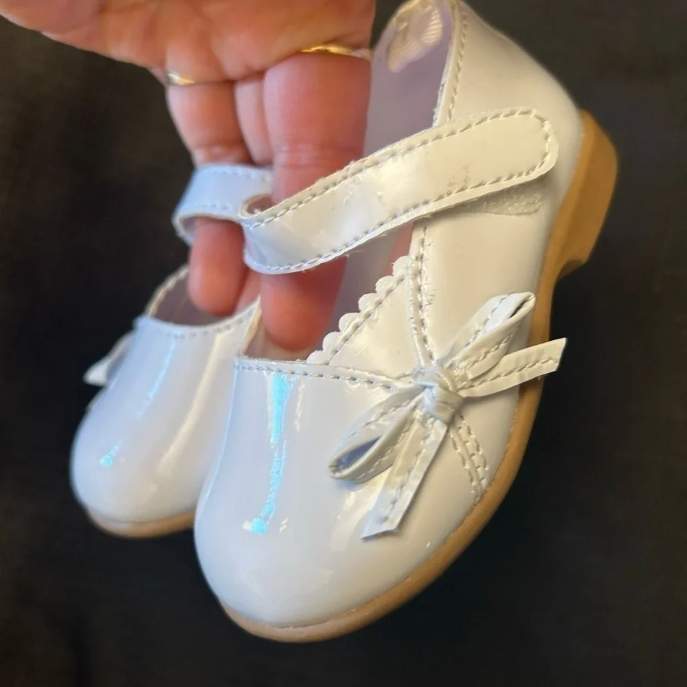 Trim foot Co. white toddler‎ shoes Sz-3 (6-9months) New with tags.  H
